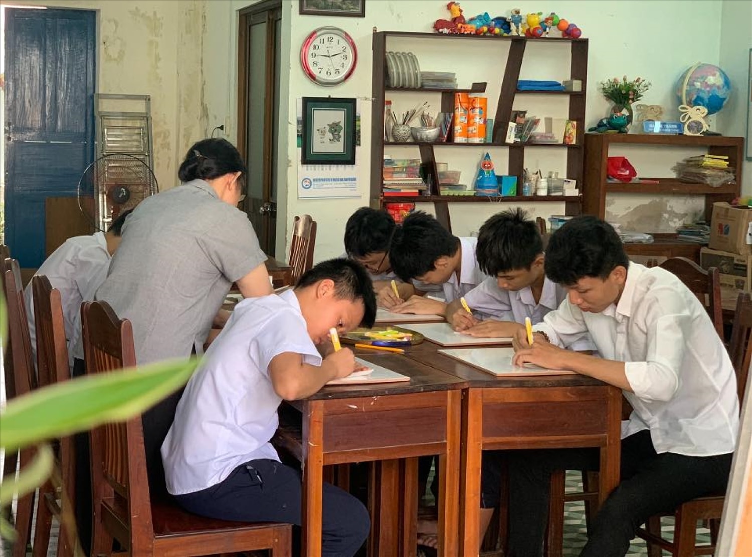 Cơ sở vật chất, trang thiết bị tại Làng Hy Vọng được đầu tư, nâng cao chất lượng chăm sóc và giáo dục cho những trẻ em kém may mắn tại đây. Cơ sở vật chất, trang thiết bị tại Làng Hy Vọng được đầu tư, nâng cao chất lượng chăm sóc và giáo dục cho những trẻ em kém may mắn tại đây.