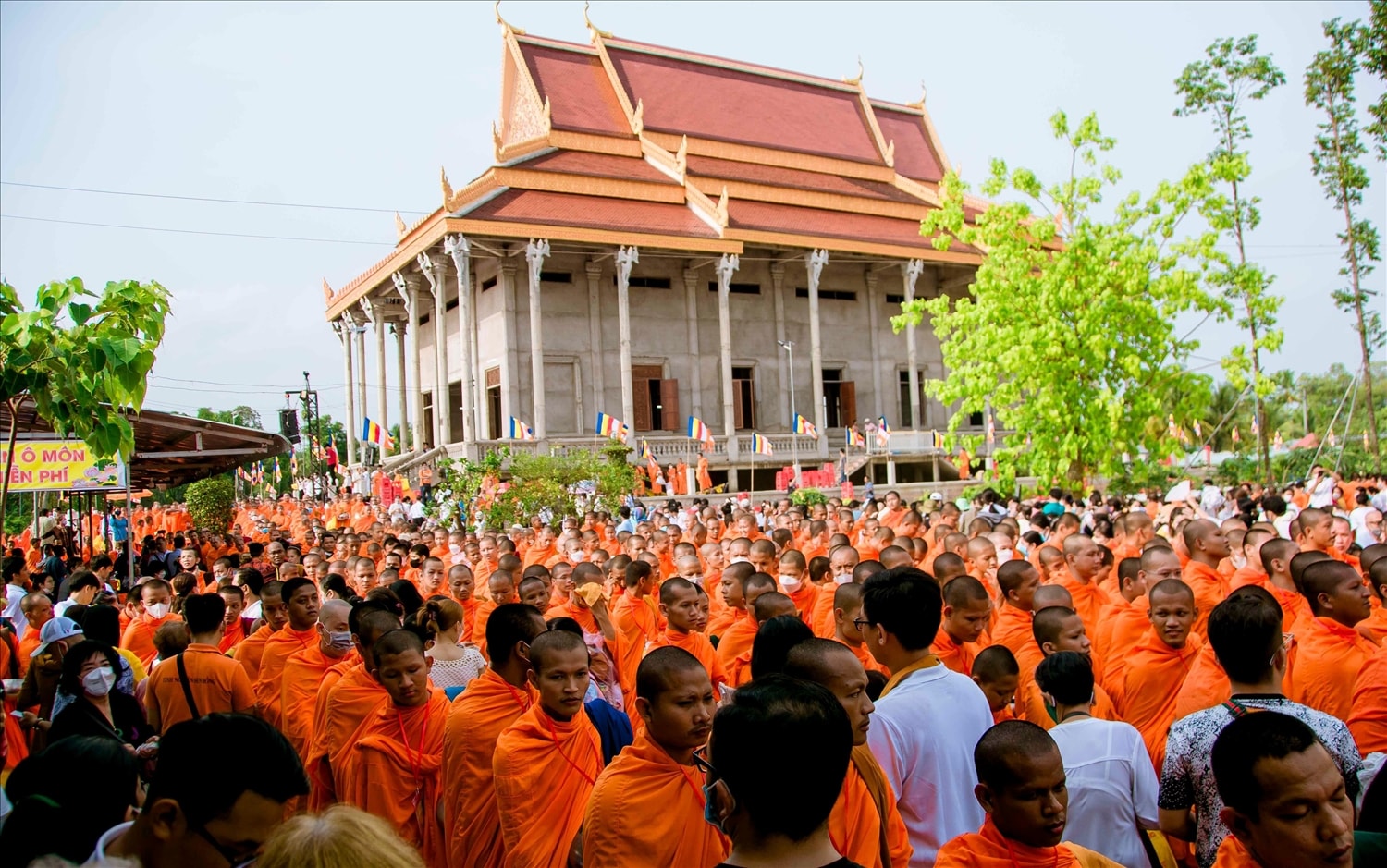 Đời sống vật chất, tinh thần vùng đồng bào dân tộc Khmer ngày càng khởi sắc; quyền tự do tín ngưỡng, tôn giáo được đảm bảo và phát huy. Ảnh: TL