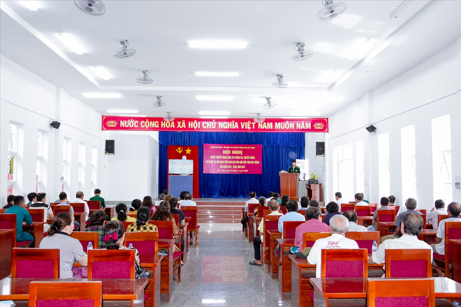 Quang cảnh hội nghị tuyên truyền tại Phường 1, thị xã Vĩnh Châu. Quang cảnh hội nghị tuyên truyền tại Phường 1, thị xã Vĩnh Châu.