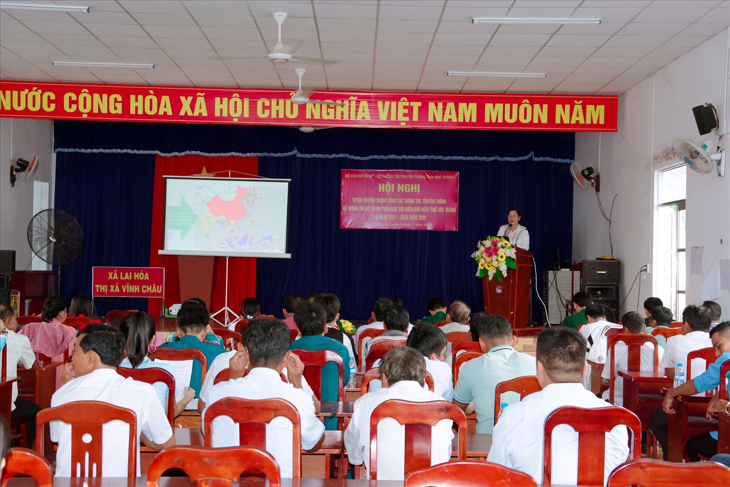 Báo cáo viên thông tin về chính sách đối ngoại của Việt Nam và kết quả công tác đối ngoại thời gian gần đây cho cán bộ, Nhân dân trên địa bàn xã Lai Hòa, thị xã Vĩnh Châu. Báo cáo viên thông tin về chính sách đối ngoại của Việt Nam và kết quả công tác đối ngoại thời gian gần đây cho cán bộ, Nhân dân trên địa bàn xã Lai Hòa, thị xã Vĩnh Châu.