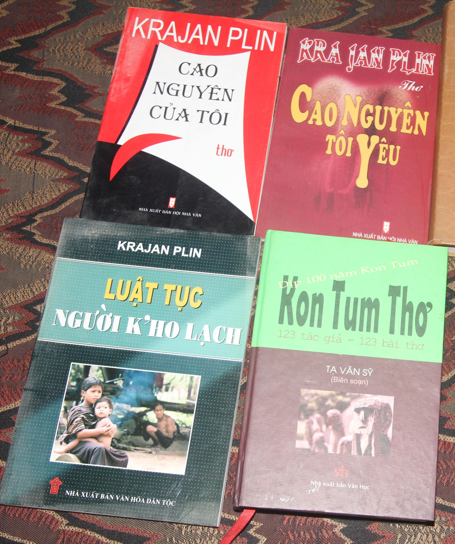 Một trong số những tập thơ mà ông sáng tác