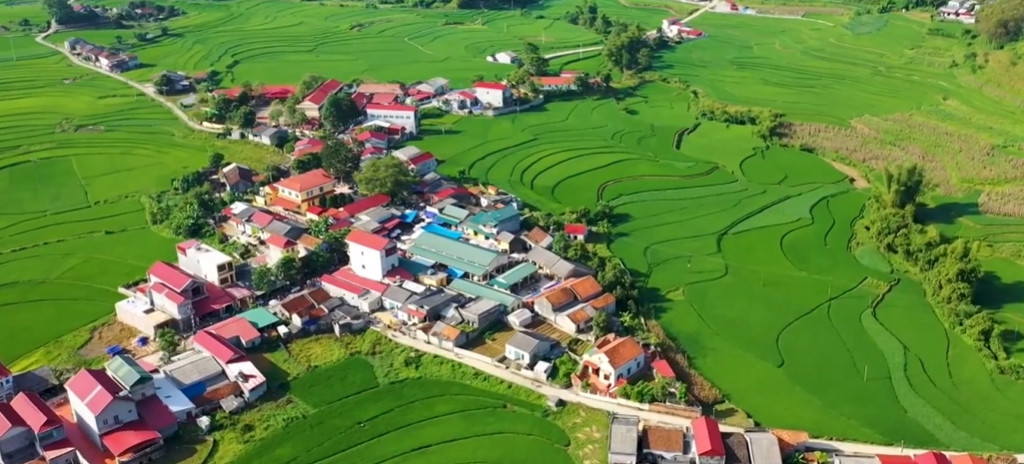 Một góc huyện Văn Lãng nhìn từ trên cao Một góc huyện Văn Lãng nhìn từ trên cao