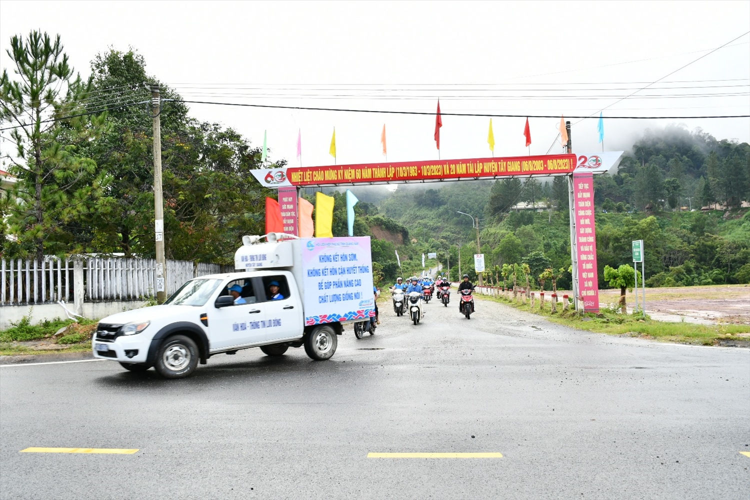 Truyền thông về 
