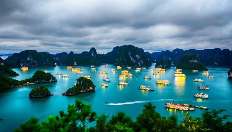Ảnh Vịnh Hạ Long trưng bày tại triển lãm Ảnh Vịnh Hạ Long trưng bày tại triển lãm