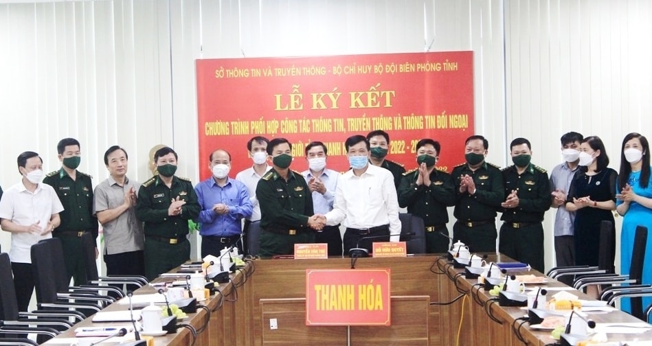 Sở TT&TT và Bộ Chỉ huy BĐBP tỉnh Thanh Hóa ký kết chương trình phối hợp công tác thông tin, truyền thông và thông tin đối ngoại tại khu vực biên giới Sở TT&TT và Bộ Chỉ huy BĐBP tỉnh Thanh Hóa ký kết chương trình phối hợp công tác thông tin, truyền thông và thông tin đối ngoại tại khu vực biên giới