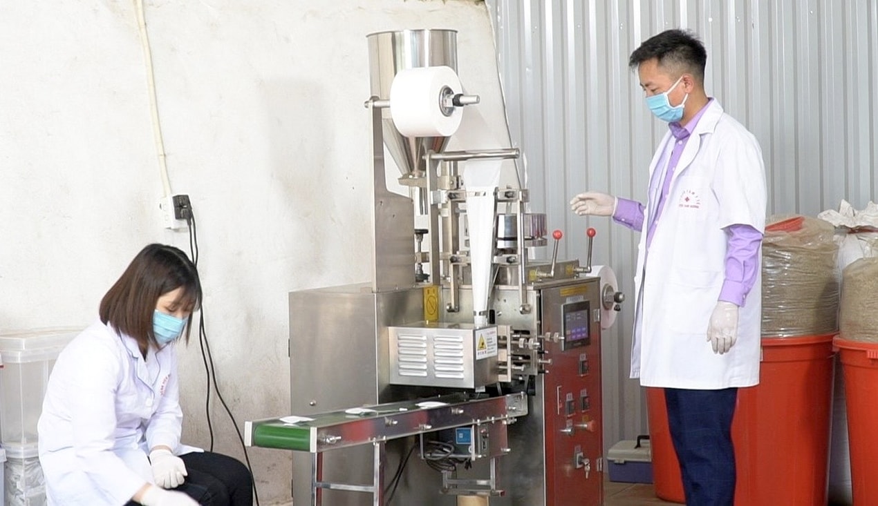 Người mang bài thuốc gia truyền chữa bệnh miễn phí cho người nghèo 3
