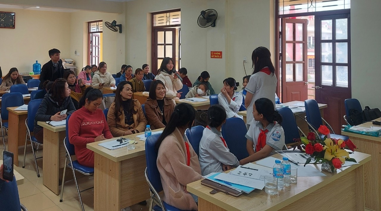Hội phụ nữ huyện Hữu Lũng tỉnh Lạng Sơn tập huấn cho các thành viên CLB Hội phụ nữ huyện Hữu Lũng tỉnh Lạng Sơn tập huấn cho các thành viên CLB