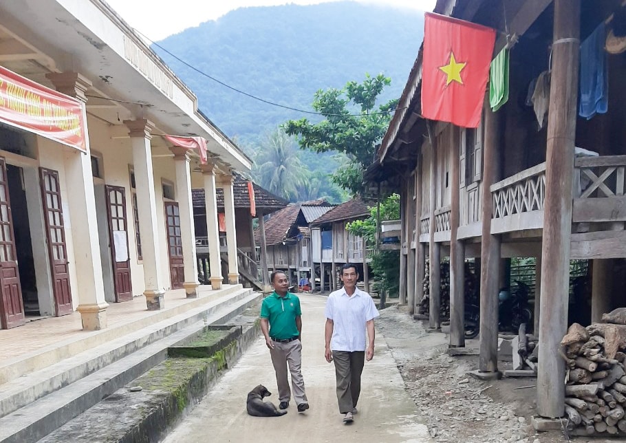 Tuyến đường giao thông nội bản Xiêng Thù hoàn công và đưa vào sử dụng làm cho bộ mặt nông thôn ở Chiêu Lưu khởi sắc Tuyến đường giao thông nội bản Xiêng Thù hoàn công và đưa vào sử dụng làm cho bộ mặt nông thôn ở Chiêu Lưu khởi sắc