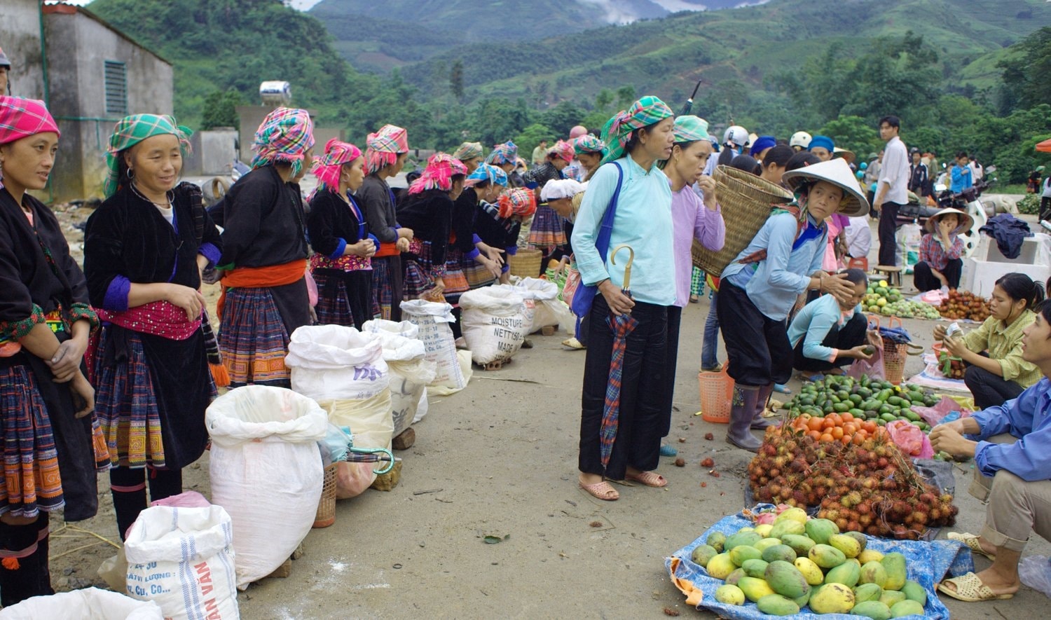 Chợ phiên San Thàng