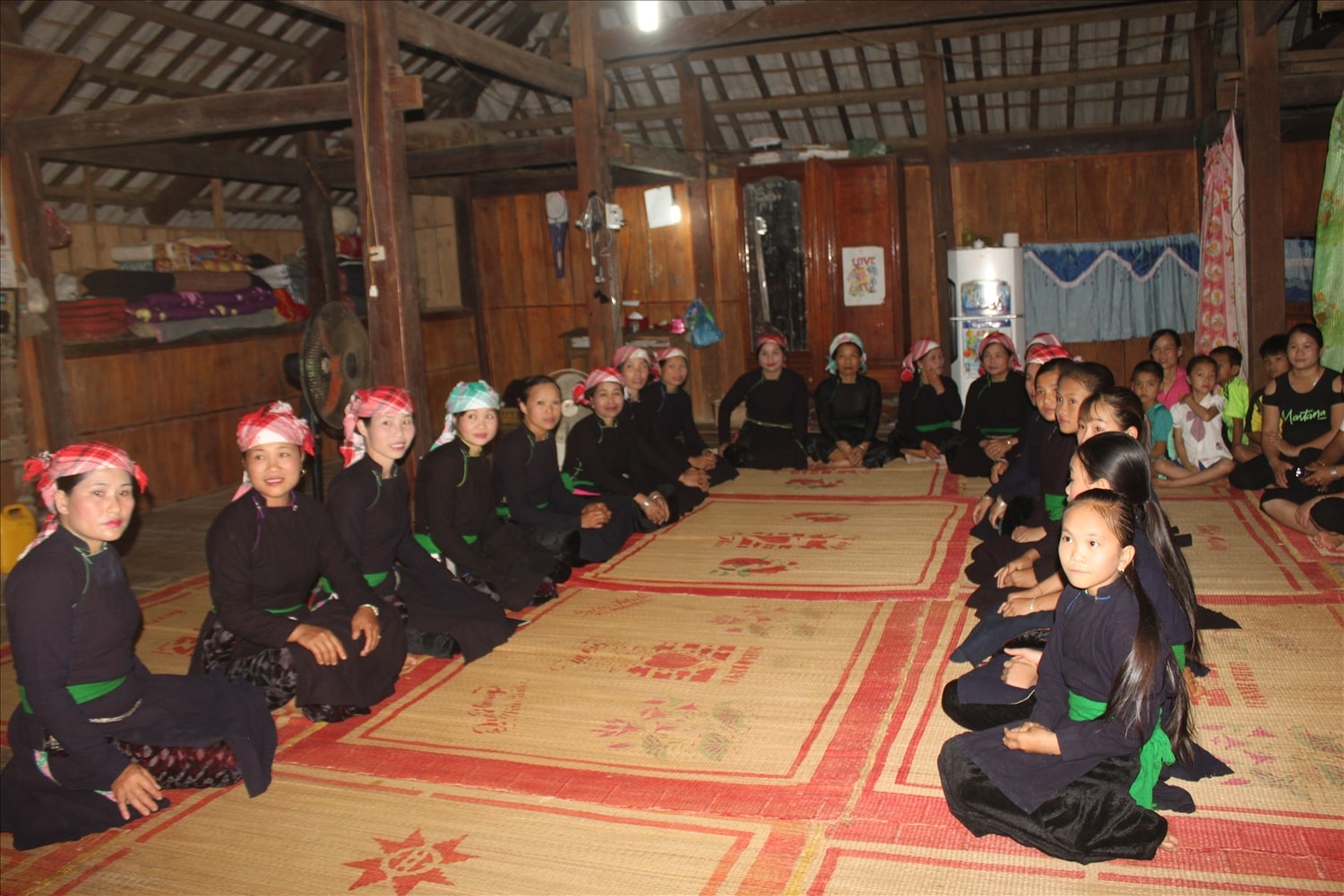 Các nghệ nhân tích cực truyền dạy Khắp Nôm cho con, cháu 