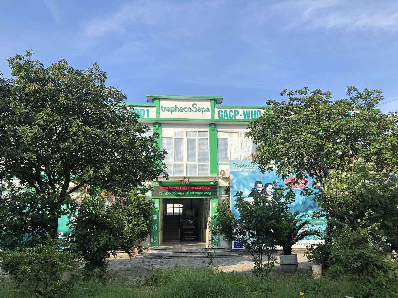 Công ty TNHH MTV TraphacoSapa là một trong những đơn vị tiêu thụ phần lớn nguồn dược liệu thô để sản xuất, tinh chế ra các sản phẩm có giá trị cao
