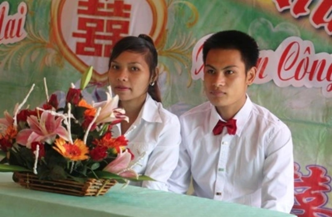 Đôi bạn trẻ Công và Mai trong ngày cưới