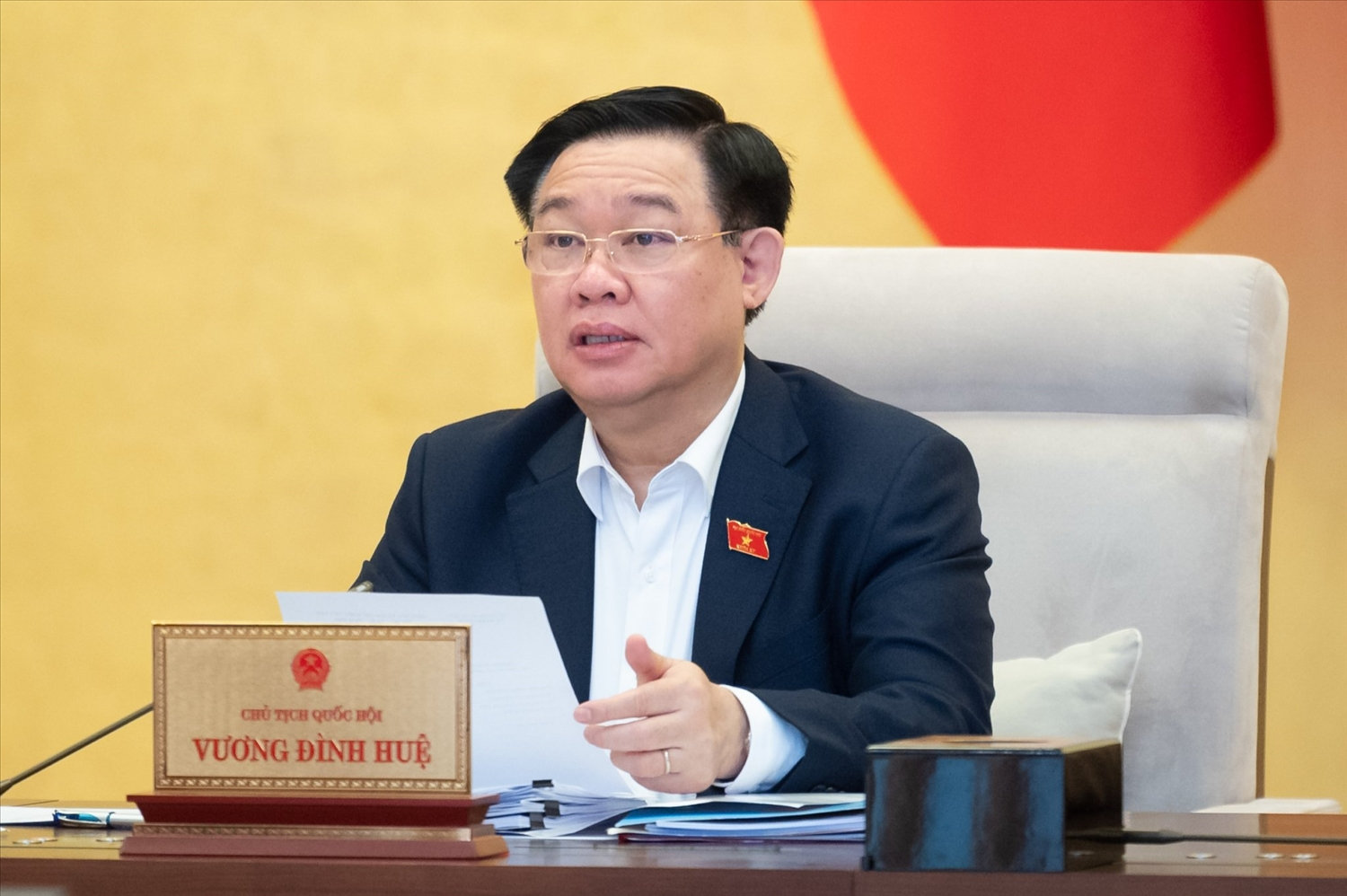 Chủ tịch Quốc hội Vương Đình Huệ điều hành phiên họp