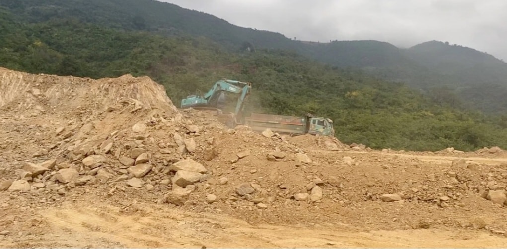 Đơn vị thi công gấp rút hạng mục tạo mặt bằng cho khu TĐC Huyện Kỳ Sơn gấp rút thi công hạng mục tạo mặt bằng cho khu TĐC