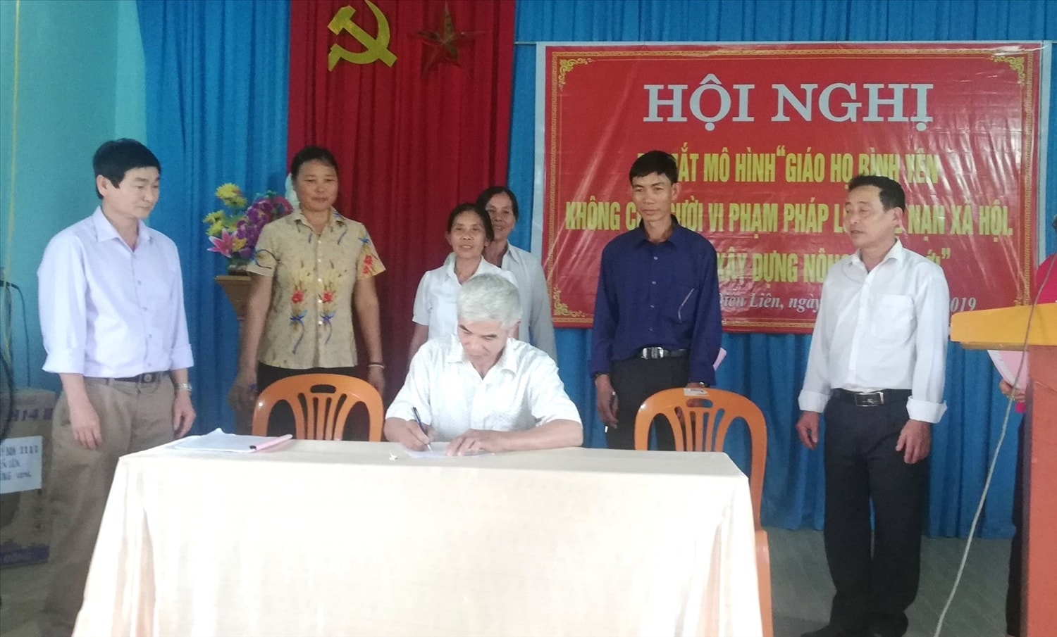 Ra mắt mô hình giáo họ bình yên tại giáo họ Yên Thịnh ở xã Diễn Liên, huyện Diễn Châu Ra mắt mô hình giáo họ bình yên tại giáo họ Yên Thịnh ở xã Diễn Liên, huyện Diễn Châu