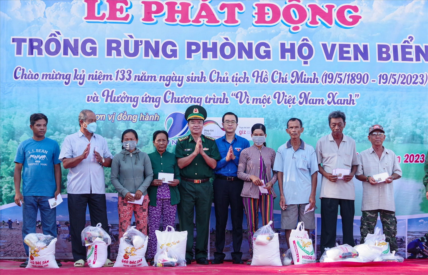 Các hoạt động tạo sinh kế cho đồng bào ven biển luôn được BĐBP tỉnh Sóc Trăng quan tâm
