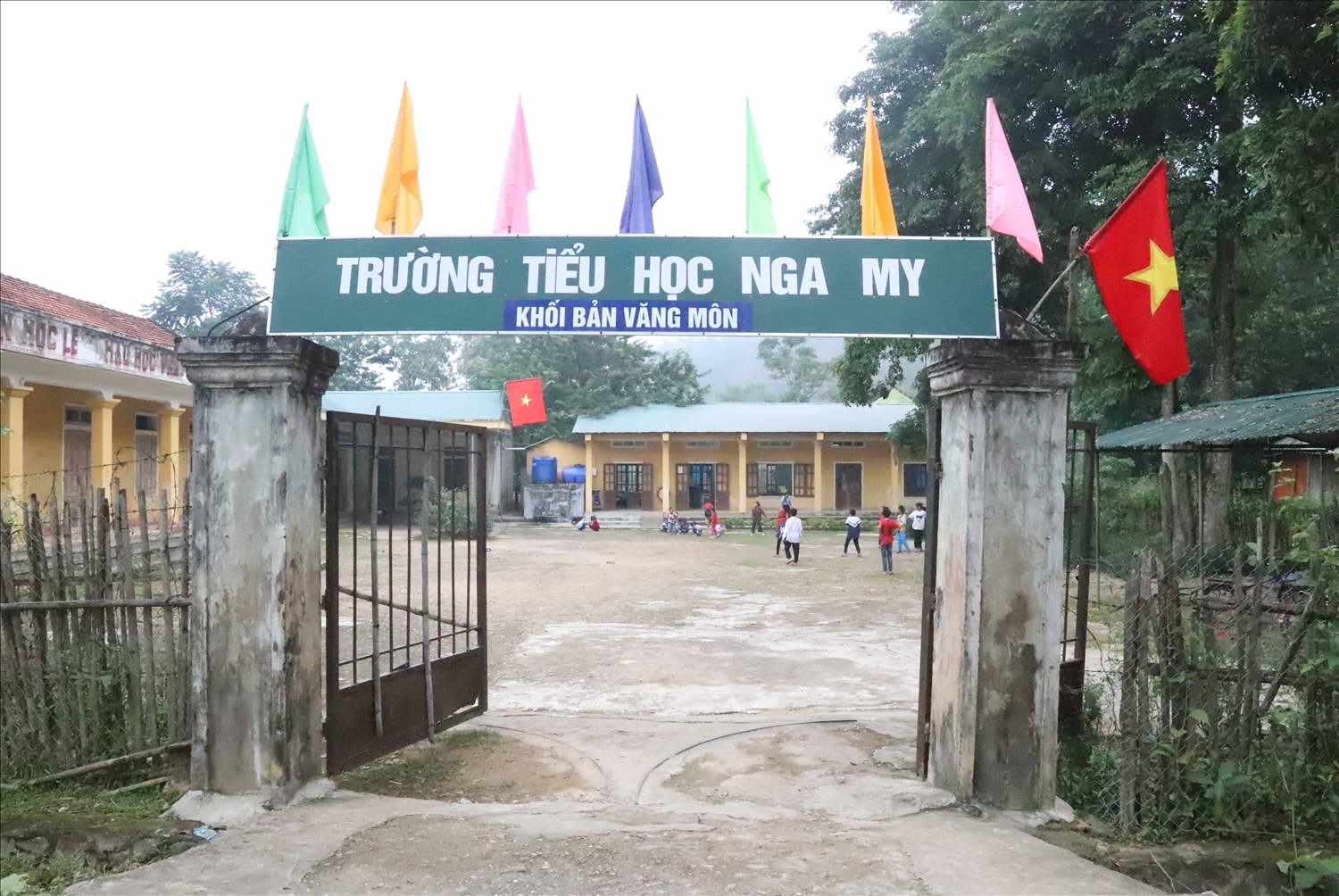 NĐ57 thể hiện tính ưu tiên trong hỗ trợ hỗ trợ học tập cho học sinh thuộc các DTTS rất ít người.