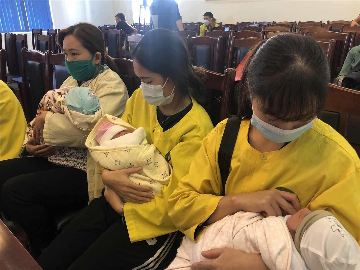 Hội thảo thu hút đông đảo các gia đình có con sinh non