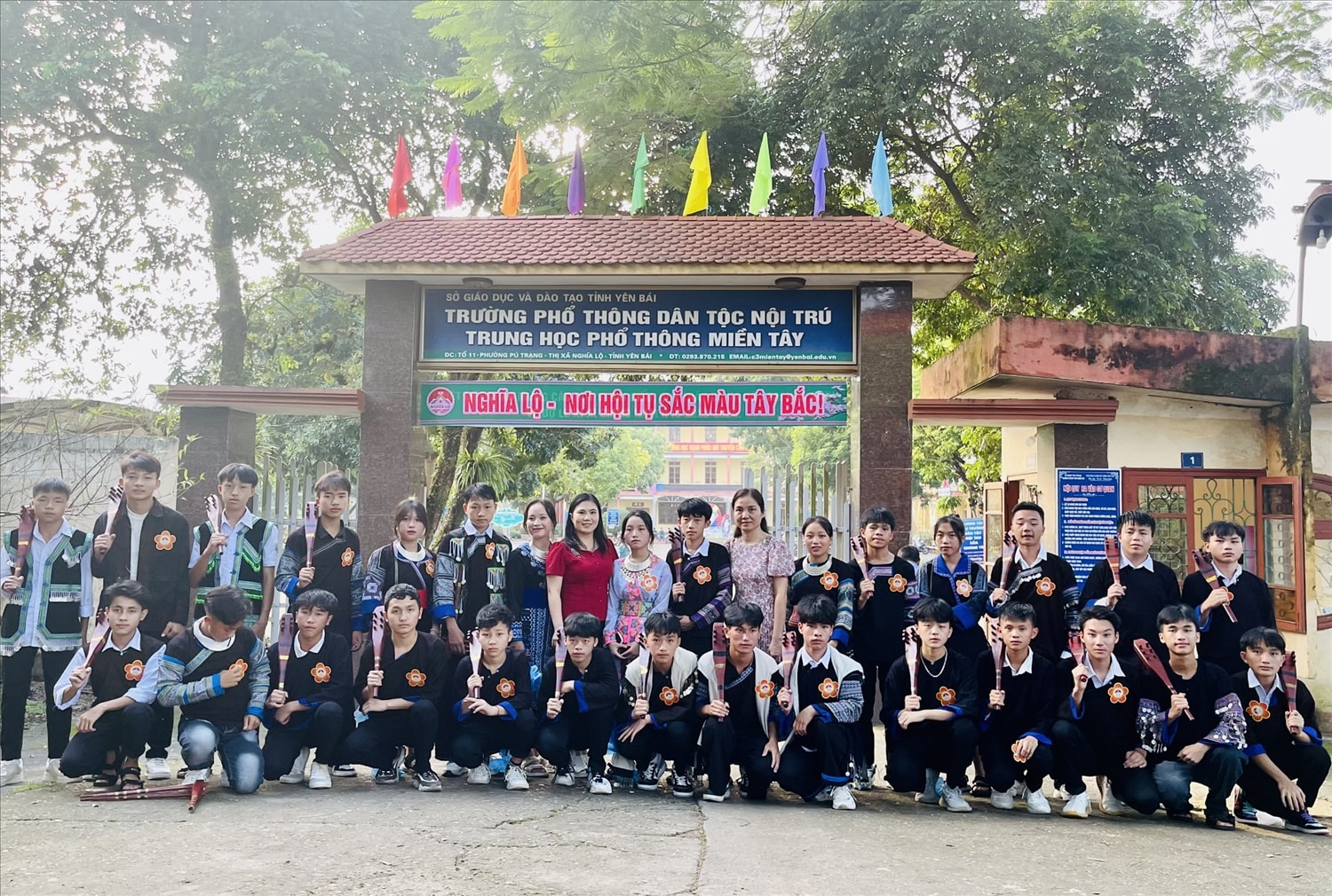 Bồi đắp tình yêu văn hóa dân tộc cho học sinh dân tộc thiểu số 