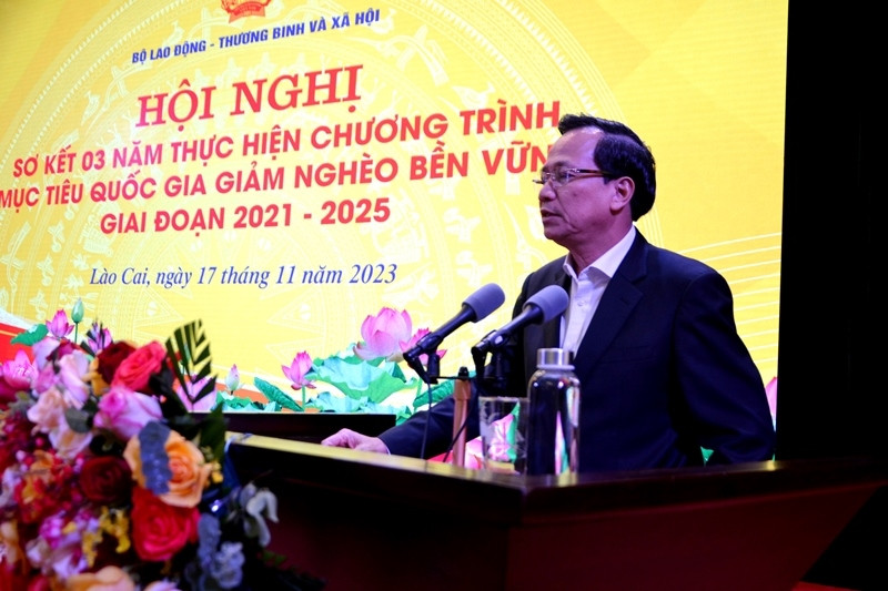 Bộ trưởng Đào Ngọc Dung phát biểu tại hội nghị
