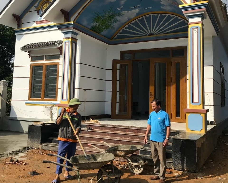 Người dân xã Chiêu Yên (Yên Sơn) được hỗ trợ xây dựng nhà mới.