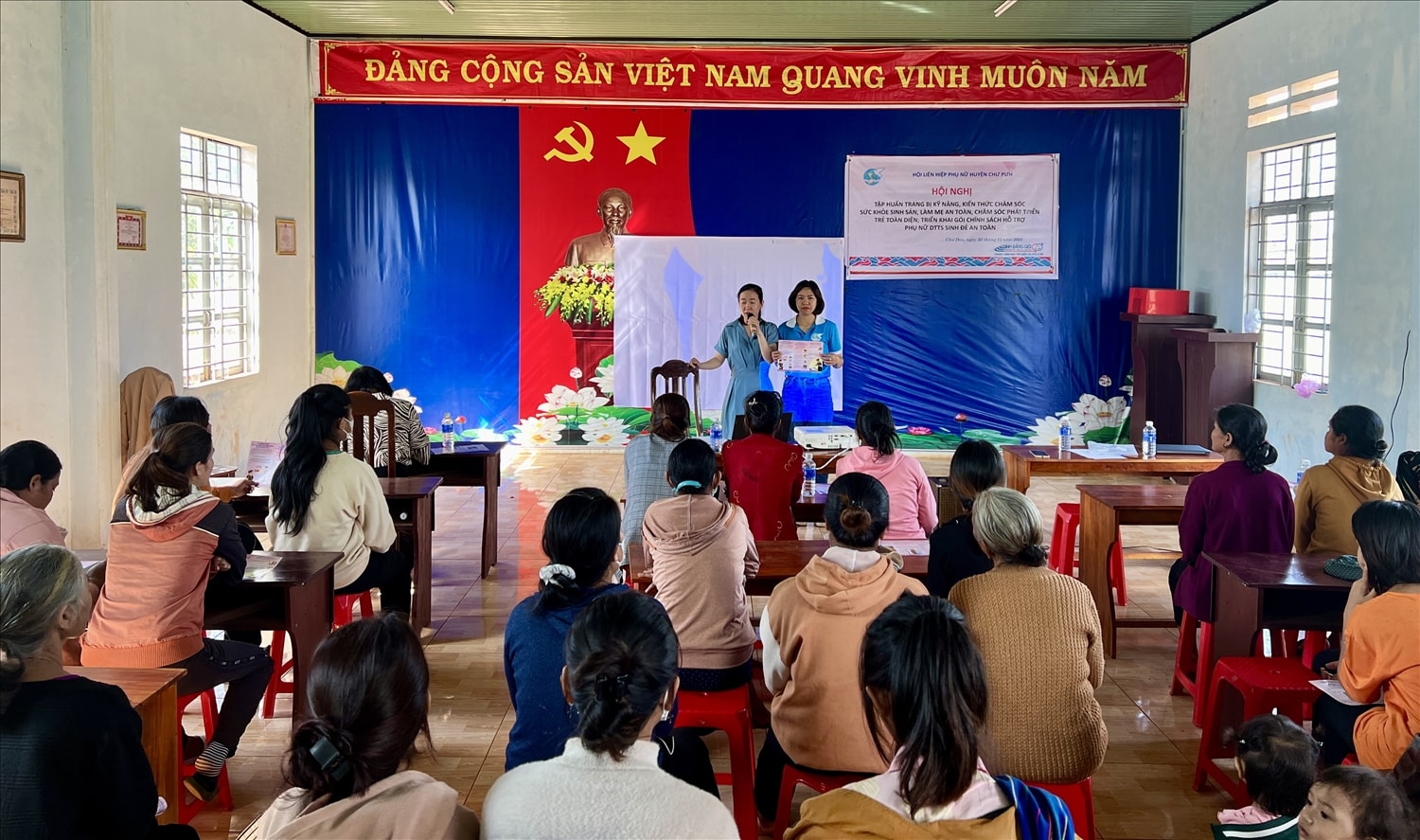 Buổi tập huấn thu hút sự chú ý , tham gia của nhiều phụ nữ