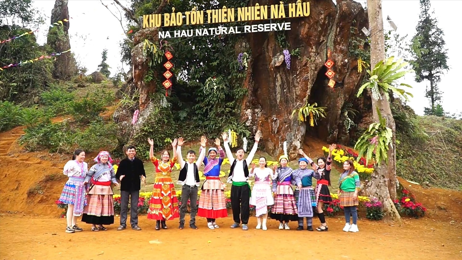 Nhờ mô hình do anh Chính khởi xướng, Nà Hẩu đã chính thức có tên trong bản đồ du lịch vùng Tây Bắc Nhờ mô hình do anh Chính khởi xướng, Nà Hẩu đã chính thức có tên trong bản đồ du lịch vùng Tây Bắc