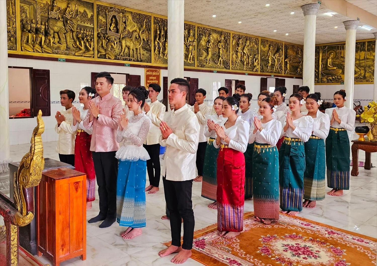 Chùa Serey Kandal - Thị xã Vĩnh Châu ( Sóc Trăng) luôn thu hút các đội văn nghệ của các trường đến biểu diễn và ghi hình ảnh