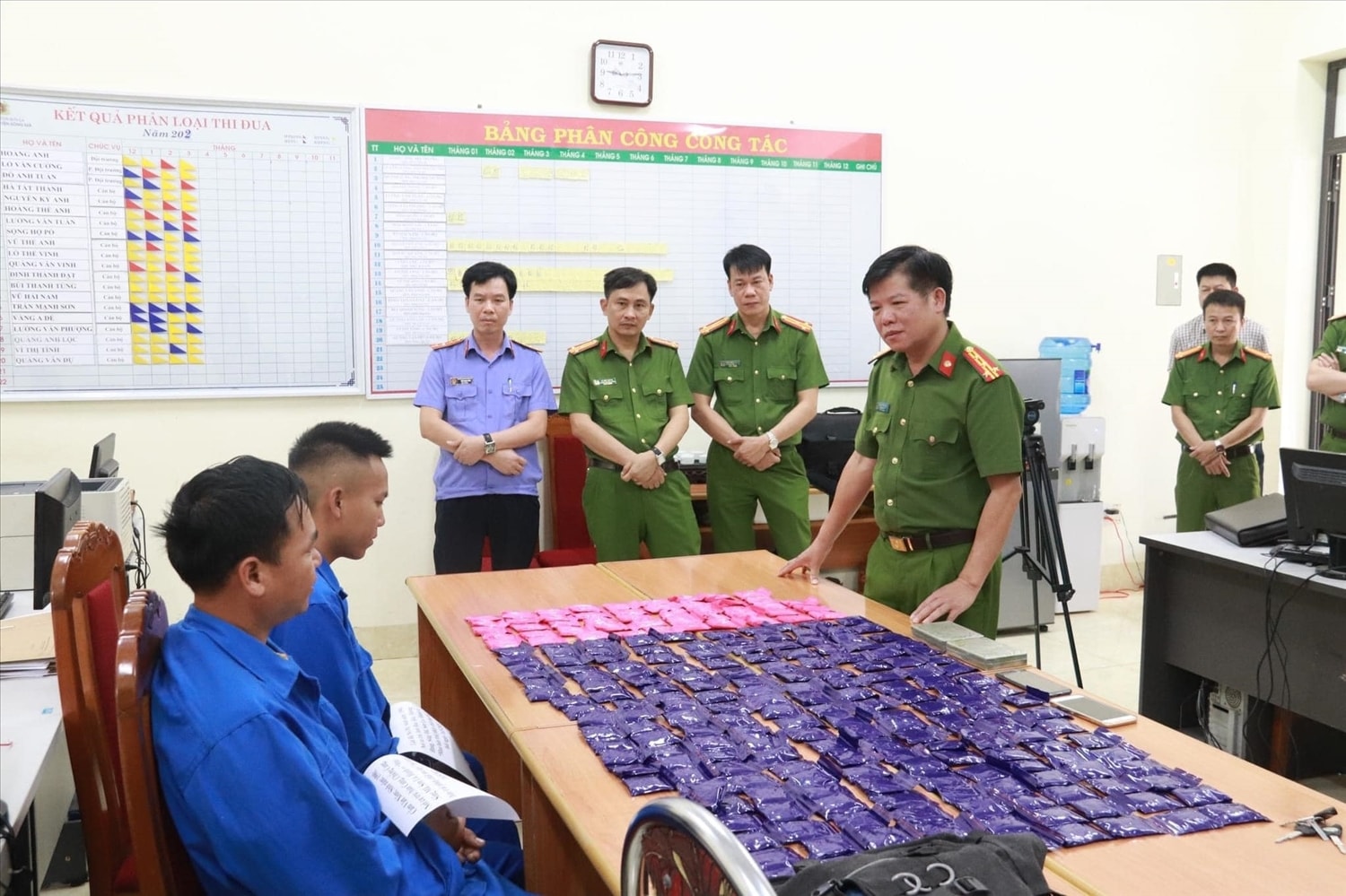 Chỉ trong một tuần cao điểm, Công an huyện Sông Mã bắt 16 vụ, 21 đối tượng phạm tội về ma túy Chỉ trong một tuần cao điểm, Công an huyện Sông Mã bắt 16 vụ, 21 đối tượng phạm tội về ma túy