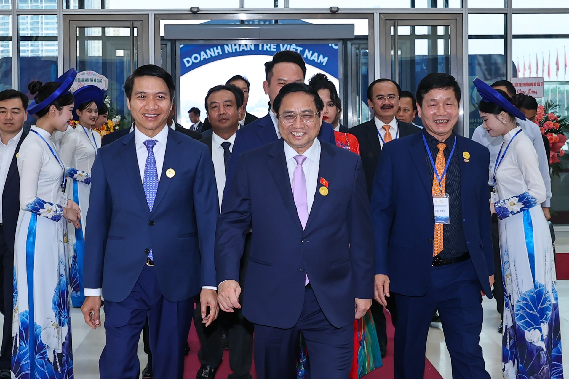 Thủ tướng Phạm Minh Chính dự lễ kỷ niệm 30 năm phong trào doanh nhân trẻ Việt Nam do Hội Doanh nhân trẻ Việt Nam tổ chức - Ảnh: VGP/Nhật Bắc Thủ tướng Phạm Minh Chính dự lễ kỷ niệm 30 năm phong trào doanh nhân trẻ Việt Nam do Hội Doanh nhân trẻ Việt Nam tổ chức - Ảnh: VGP/Nhật Bắc
