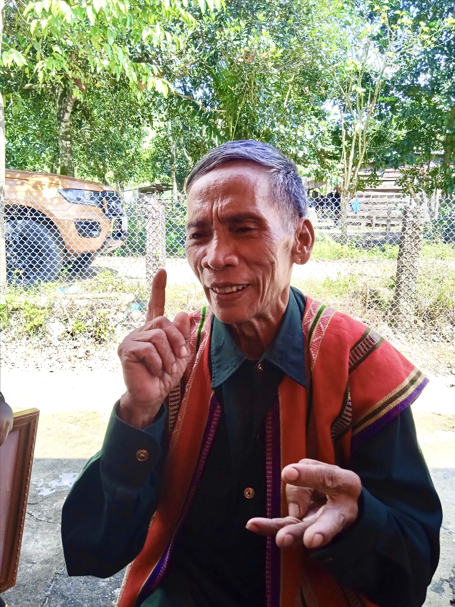 Ông A Mã một già làng mẫu mực - Người có uy tín được cộng đồng tôn vinh, kính phục.