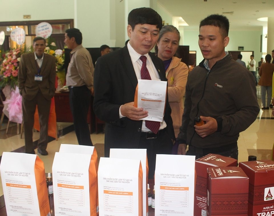 Sản phẩm bún gấc của HTX Nông – Lâm nghiệp Nam Hà đã được UBND tỉnh Đắk Nông công nhận đạt OCOP hạng 3 sao Sản phẩm bún gấc của HTX Nông – Lâm nghiệp Nam Hà đã được UBND tỉnh Đắk Nông công nhận đạt OCOP hạng 3 sao