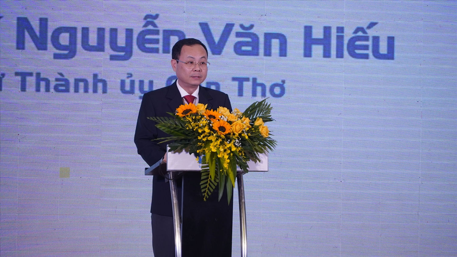 Bí thư Thành ủy TP. Cần Thơ Nguyễn Văn Hiếu chỉ ra những đóng của TP. Cần Thơ trong dịch vụ logistics khu vực ĐBSCL