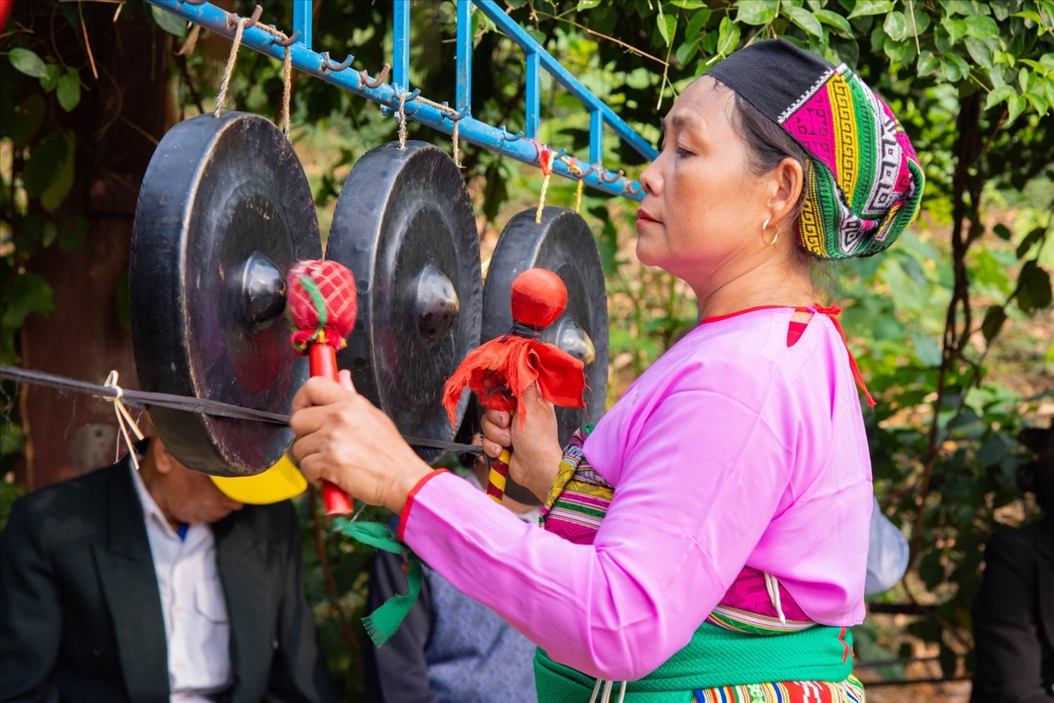(Bài CĐ Dân tộc Tôn giáo) Người giữ “hồn cốt” Lễ hội Pồn Pôông của của dân tộc Mường (Thanh Hóa) 4
