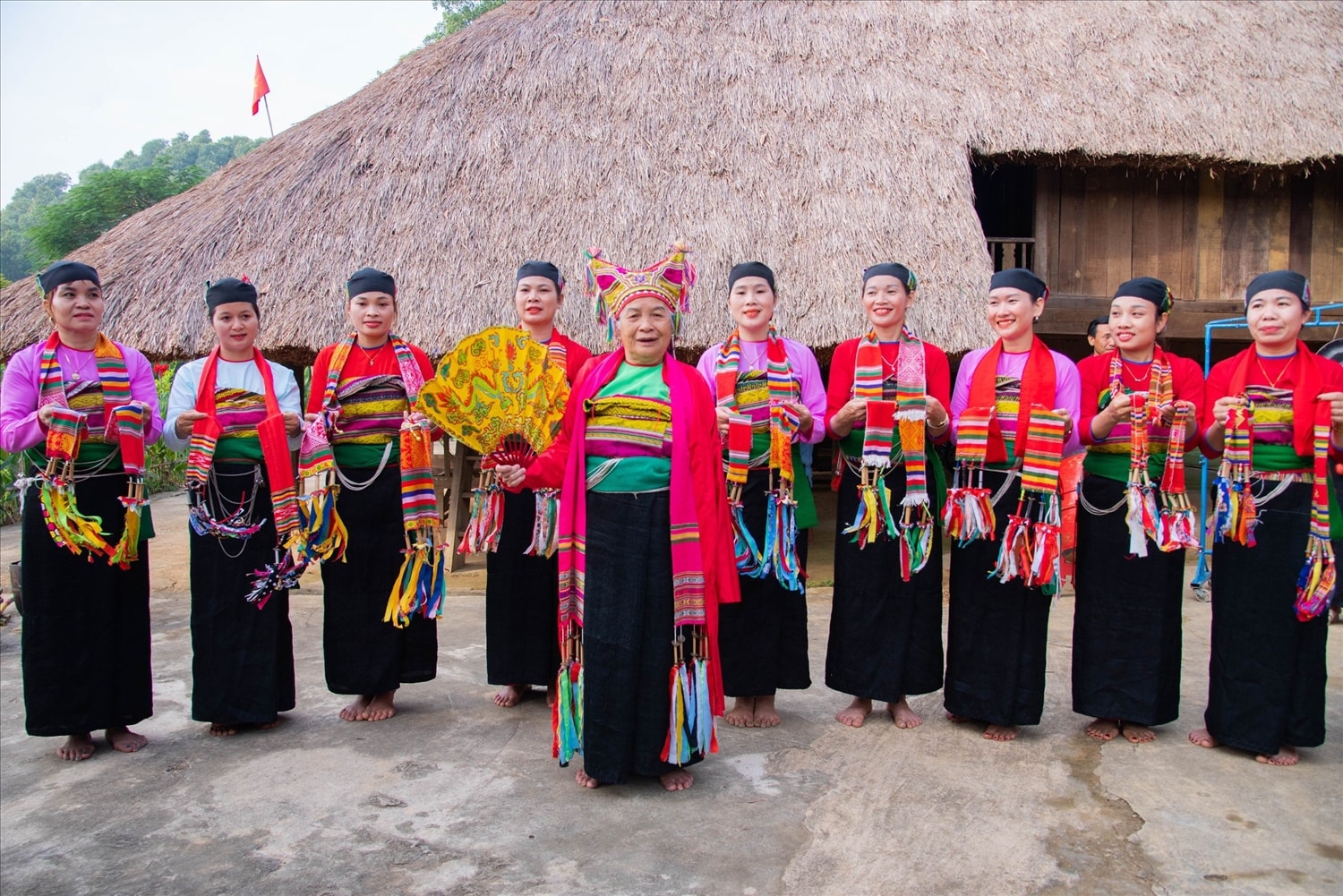 (Bài CĐ Dân tộc Tôn giáo) Người giữ “hồn cốt” Lễ hội Pồn Pôông của của dân tộc Mường (Thanh Hóa) 5
