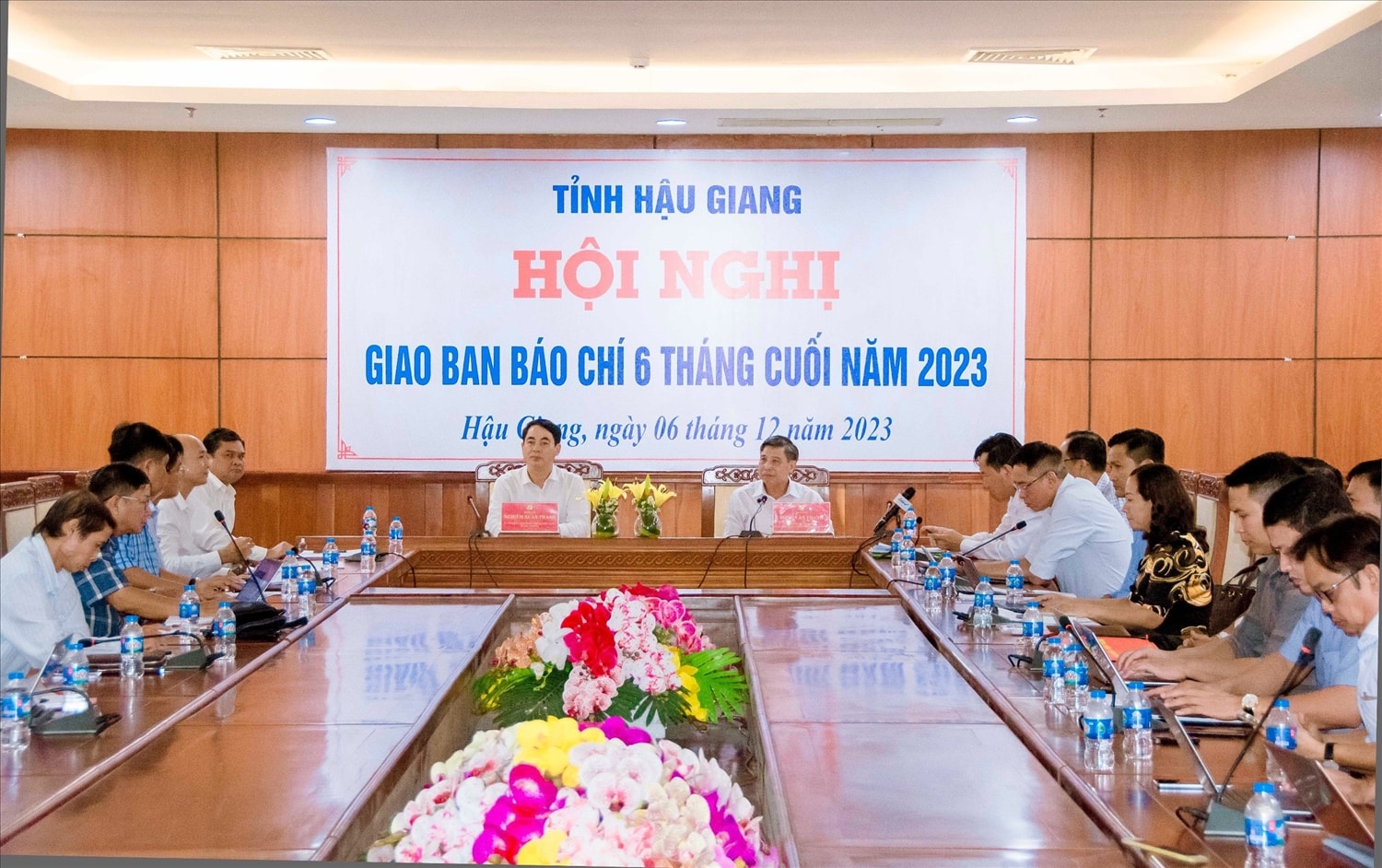 Hơn 30 cơ quan báo chí trong và ngoài tỉnh tham dự Hội nghị giao ban báo chí 6 tháng cuối năm 2023 củ tỉnh Hậu Giang Hơn 30 cơ quan báo chí trong và ngoài tỉnh tham dự Hội nghị giao ban báo chí 6 tháng cuối năm 2023 củ tỉnh Hậu Giang
