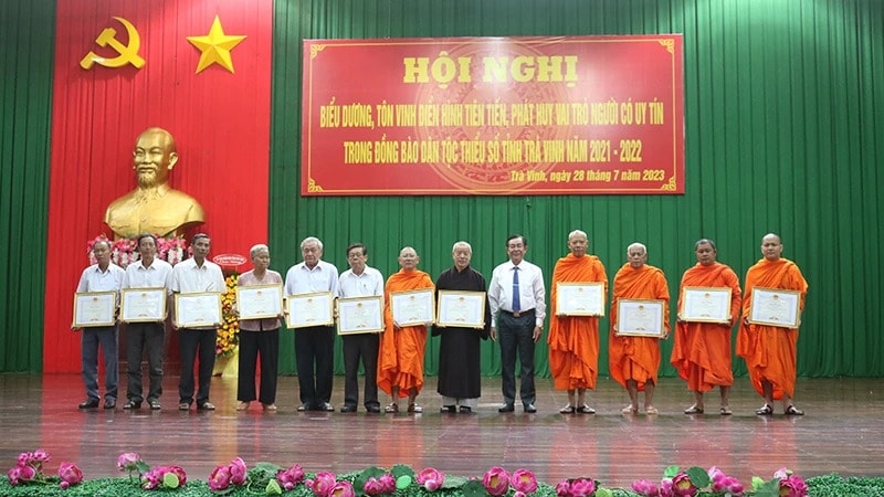 Từ ngày 1/1/2023, ngân sách tỉnh sẽ hỗ trợ 100% mức đóng BHYT đối với Người có uy tín trong đồng bào DTTS có tên trong danh sách được Chủ tịch Ủy ban Nhân dân tỉnh phê duyệt, chưa có thẻ BHYT và không thuộc nhóm đối tượng đã được ngân sách nhà nước đóng và hỗ trợ mức đóng BHYT 