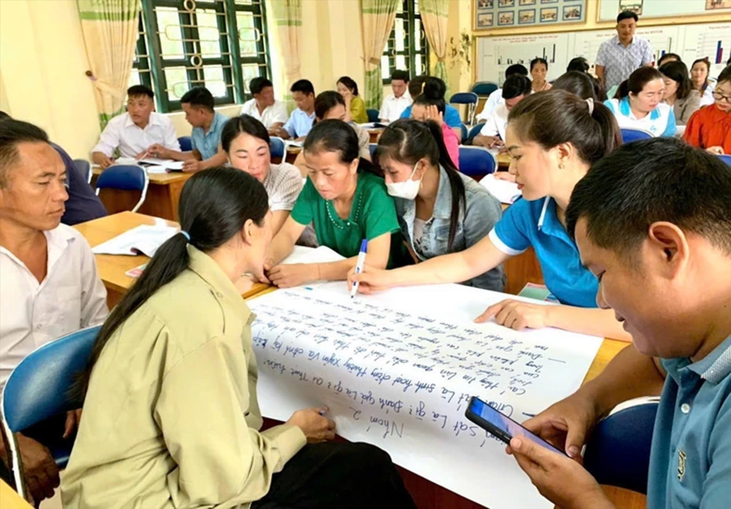 Tổ truyền thông công cộng xã Sen Thượng trao đổi kinh nghiệm hoạt động