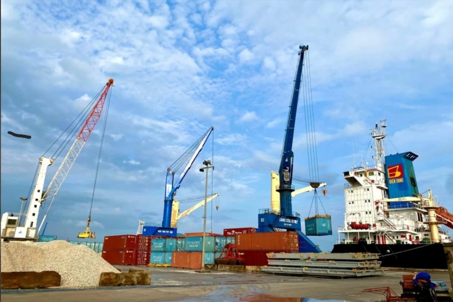Năm 2023, ước tốc độ tăng trưởng kinh tế, Nghệ An đứng thứ 26 toàn quốc