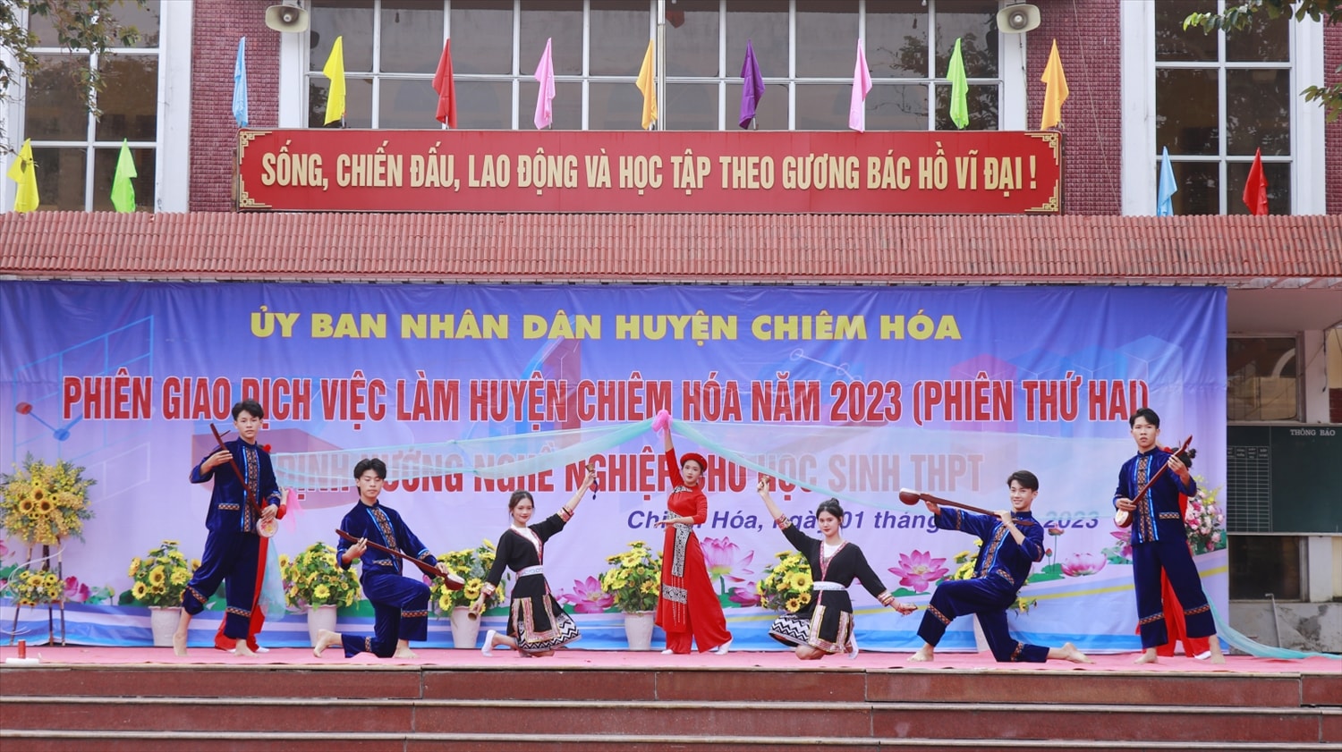 Huyện Chiêm Hoá đẩy mạnh các hoạt động tư vấn, giới thiệu việc làm Huyện Chiêm Hoá đẩy mạnh các hoạt động tư vấn, giới thiệu việc làm