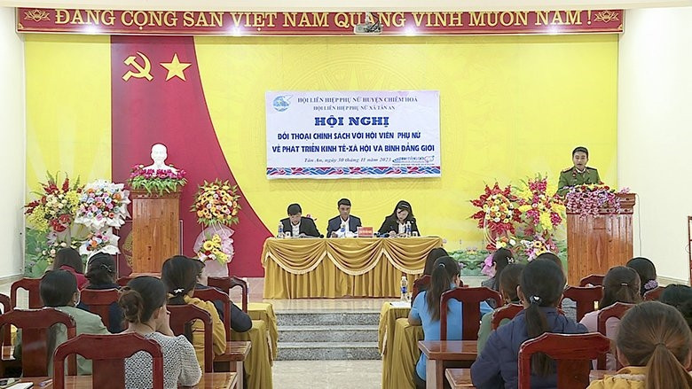 Toàn cảnh hội nghị đối thoại chính sách tại xã Tân An.