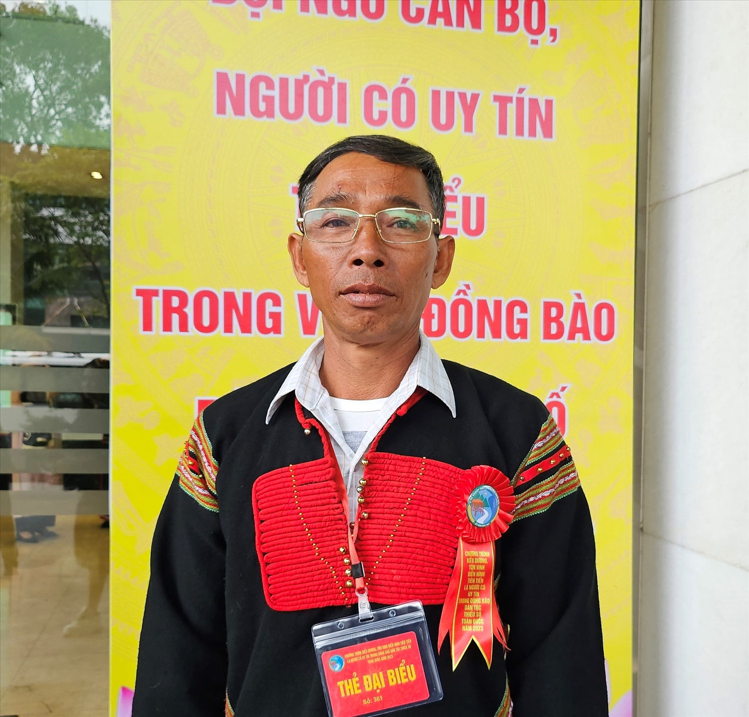 Người có uy tín Y Mú Hrô