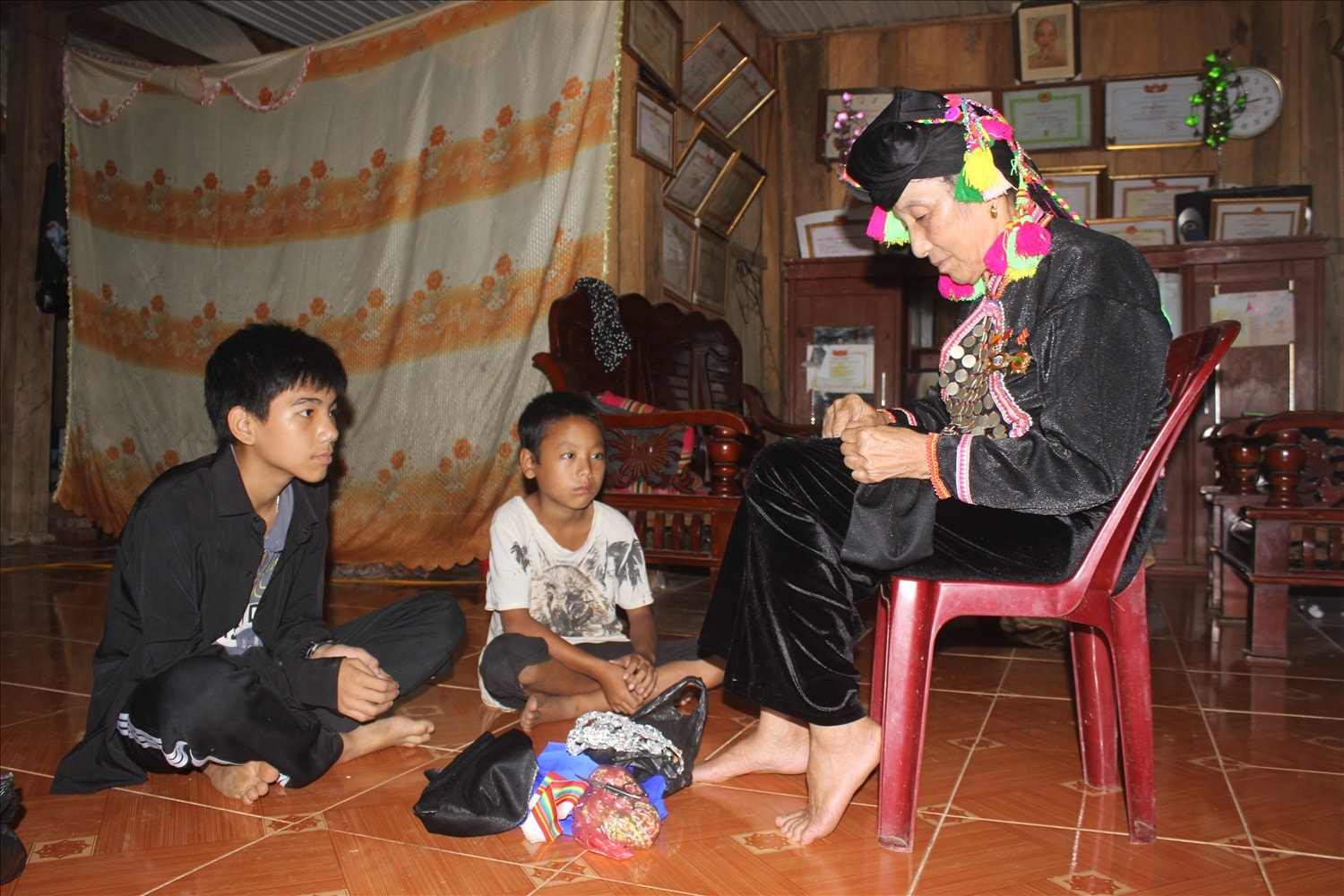 (Bài CĐ Dân tộc KKĐT) Đi qua những bản làng của đồng bào dân tộc rất ít người ở Lai Châu: “Giữ đẹp, dẹp xấu”, xây dựng nếp sống văn minh (Bài 2) 4