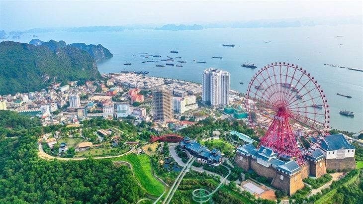 Bãi Cháy được coi là khu kinh tế trọng điểm của thành phố Hạ Long nói riêng và của tỉnh Quảng Ninh nói chung.