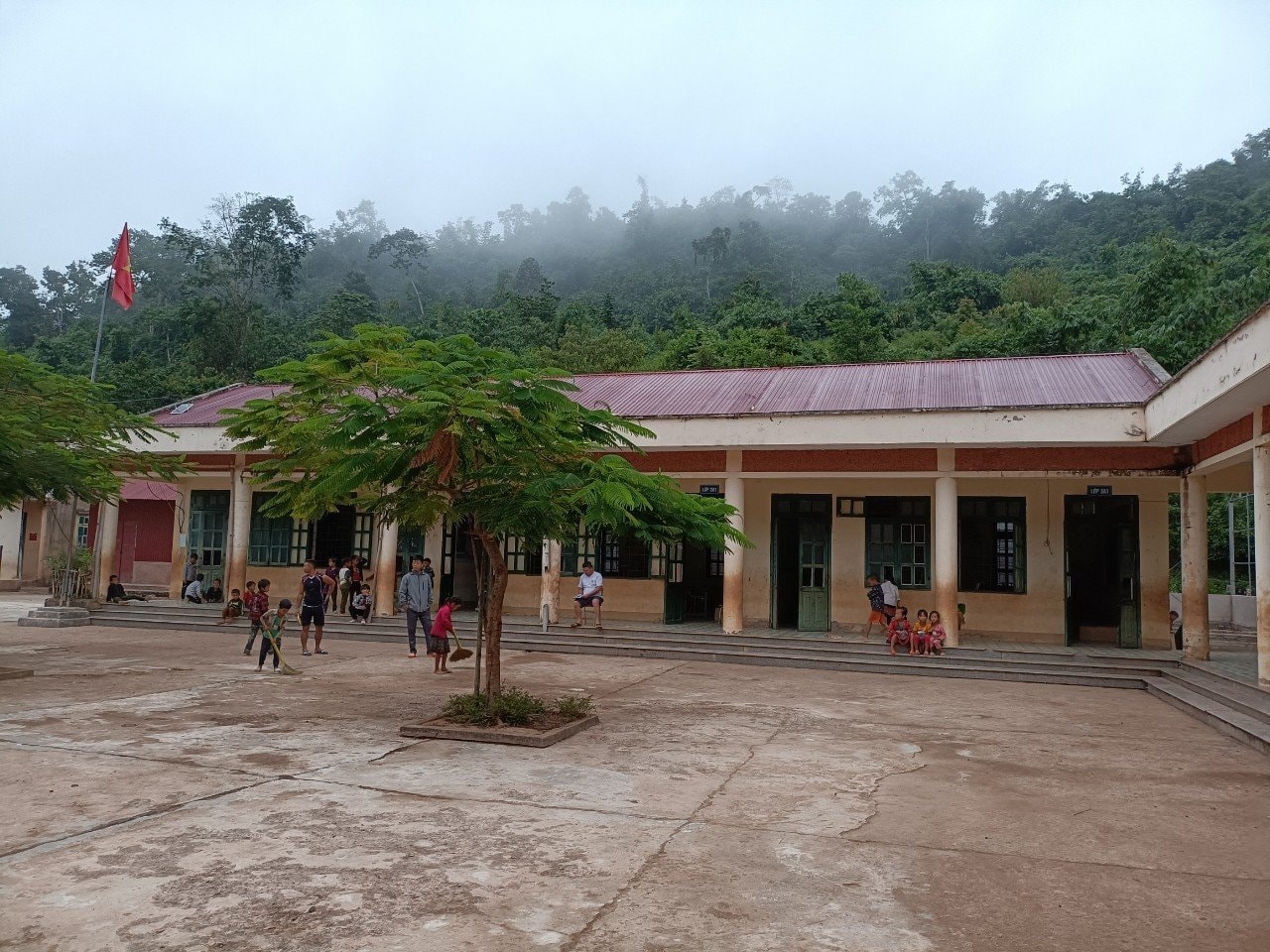 Hệ thống trường lớp ở vùng DTTS được đầu tư xây dựng khang trang