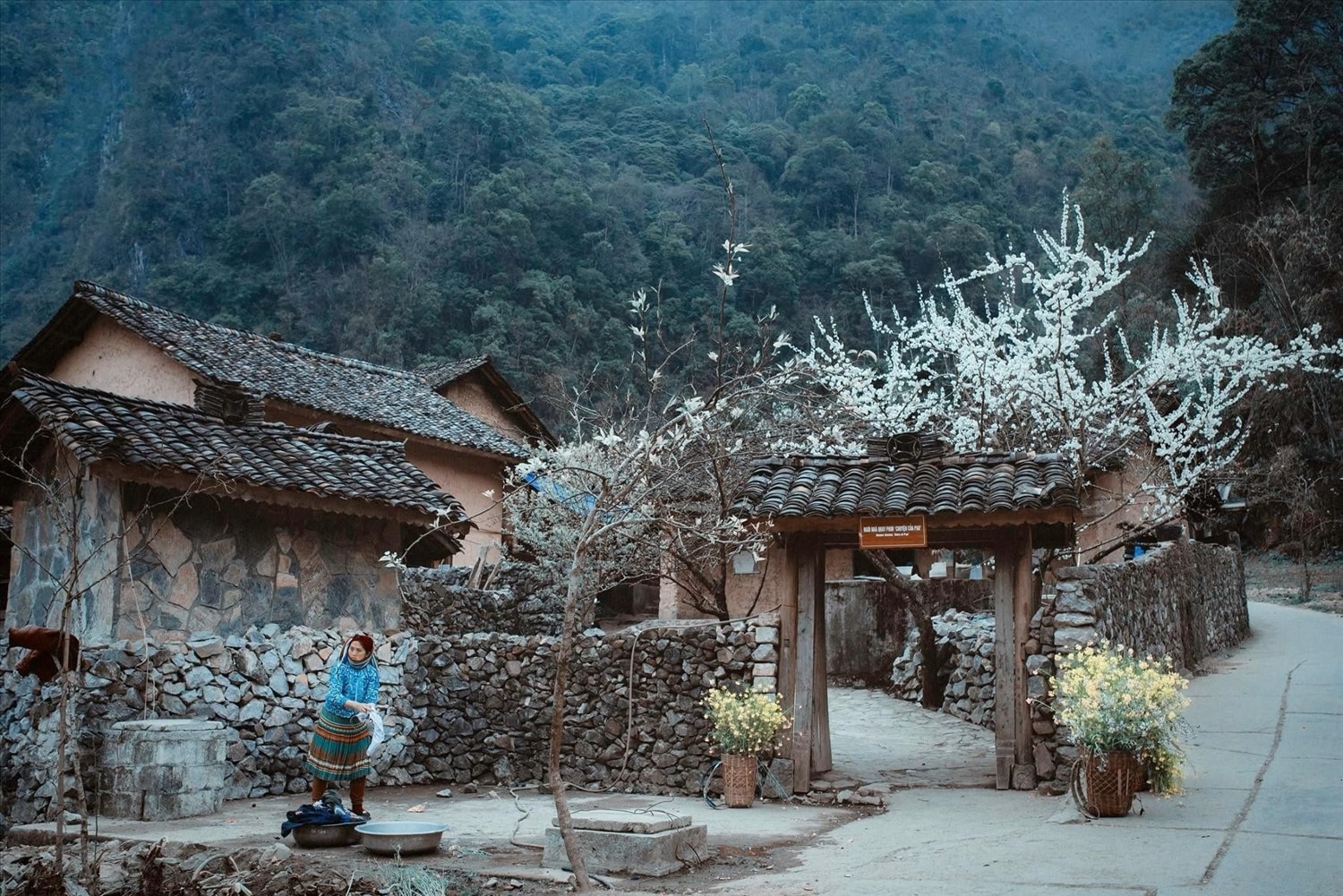 Ngôi nhà 75 năm tuổi mang kiến trúc đặc trưng của đồng bào dân tộc Mông được lấy làm bối cảnh chính trong bộ phim “Chuyện của Pao”