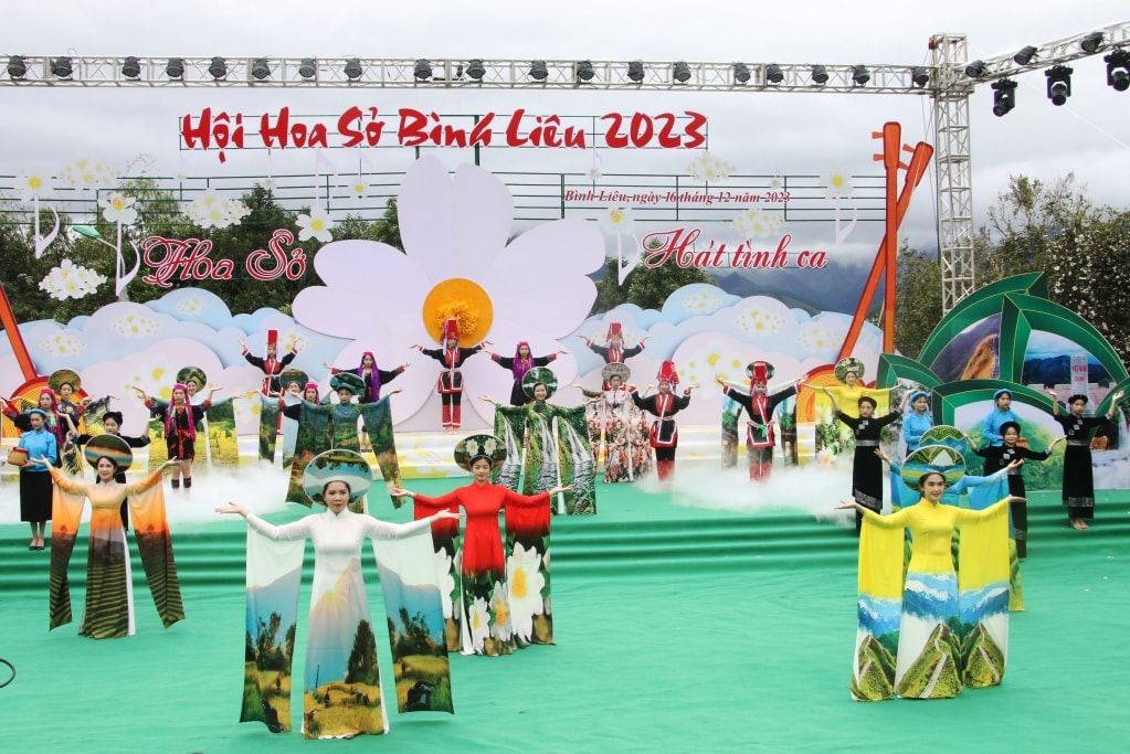 Rộn ràng Hội hoa Sở Bình Liêu năm 2023