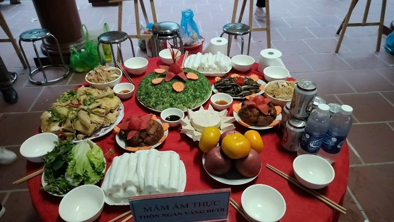 Nhiều mâm ẩm thực mang đậm tính chất vùng miền tại Hội hoa Sở