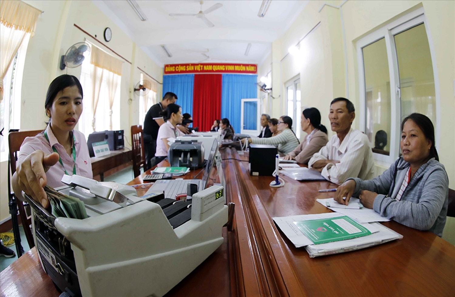 (BCĐ - TT vận động ND) Để người nghèo không bị bỏ lại phía sau: Cần đặt mình vào hoàn cảnh của người nghèo để thấu hiểu (Bài 1) 2