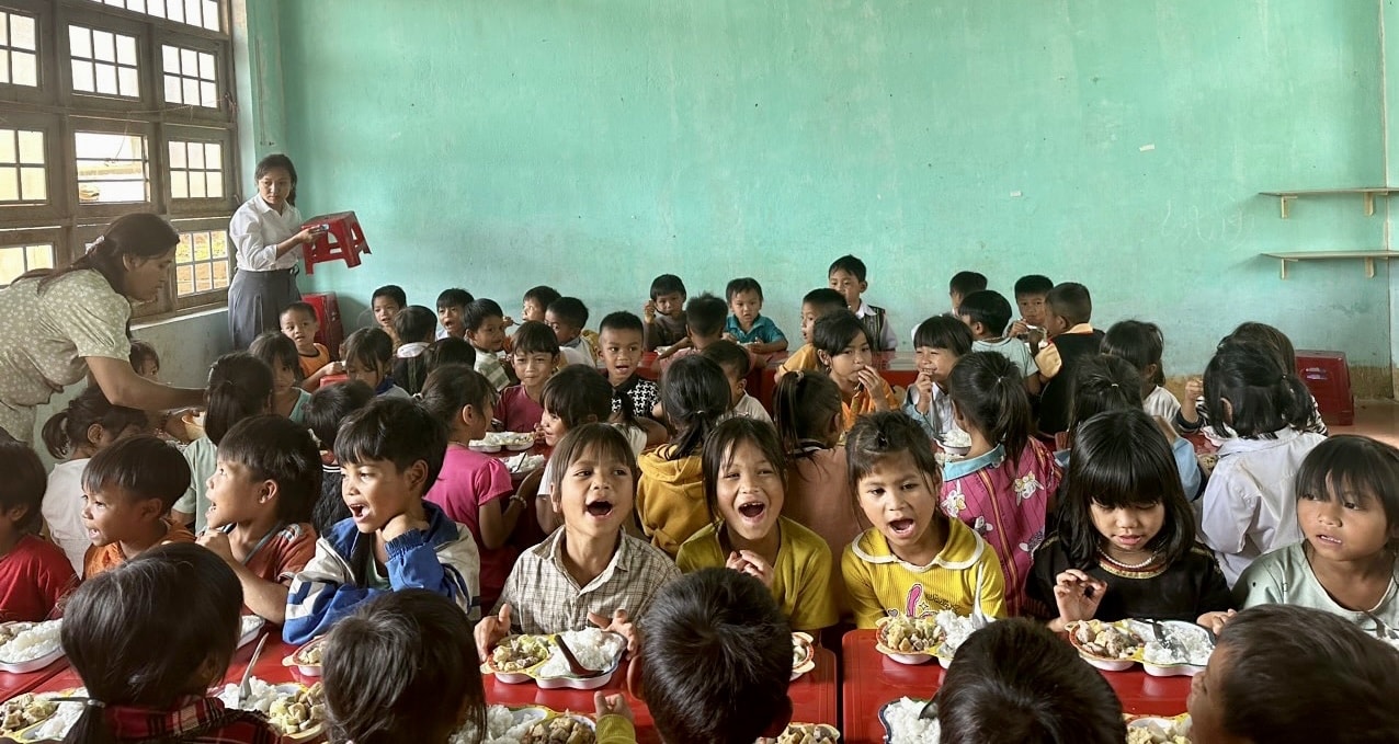 Làm tốt công tác bán trú là một trong những giải pháp để duy trì sĩ số học sinh ở vùng đồng bào DTTS Làm tốt công tác bán trú là một trong những giải pháp để duy trì sĩ số học sinh ở vùng đồng bào DTTS